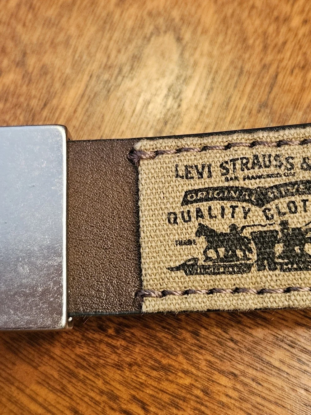 Boys M 26 -28 Levi's Brown Belt with Metal Buckle